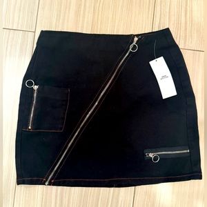 Urban Outfitters Black Skirt Size small// new with tags!